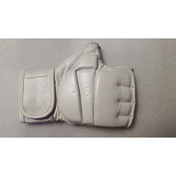 Кожаные перчатки для кикбоксинга 1505