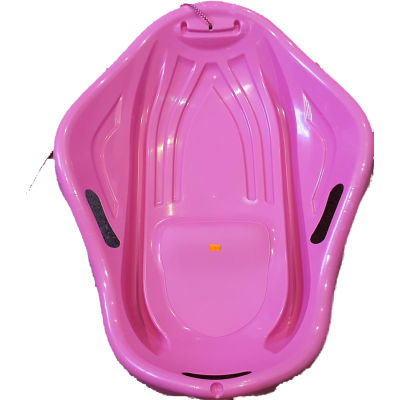 Пластмассовые санки для зимних развлечений